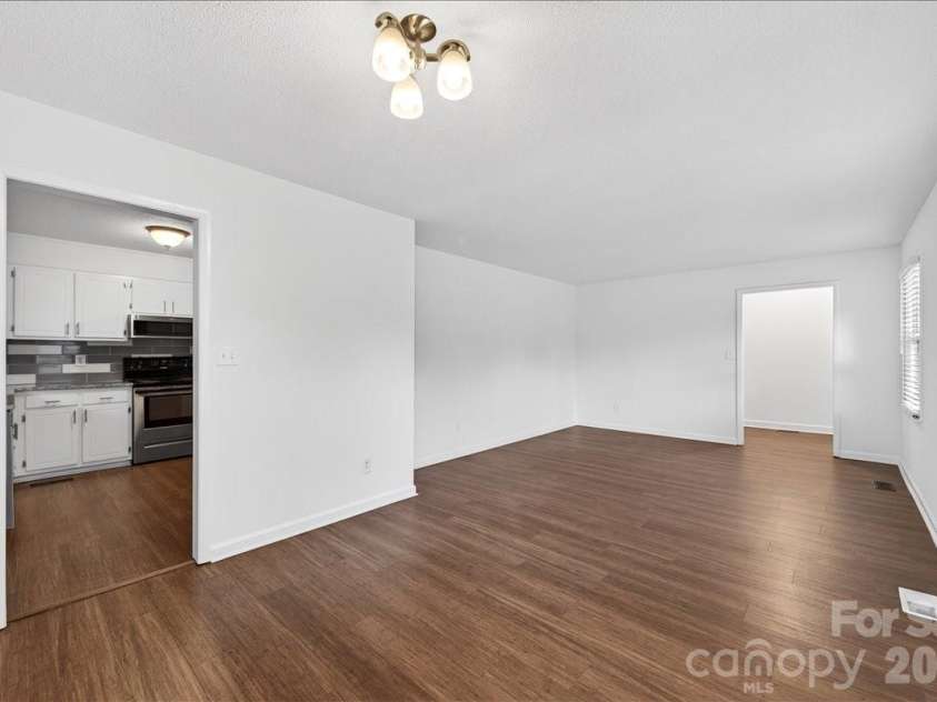 6219 Welford Road, Charlotte, NC 28211.  MLS# CAR4376961, YatesRealty ID 29693. 