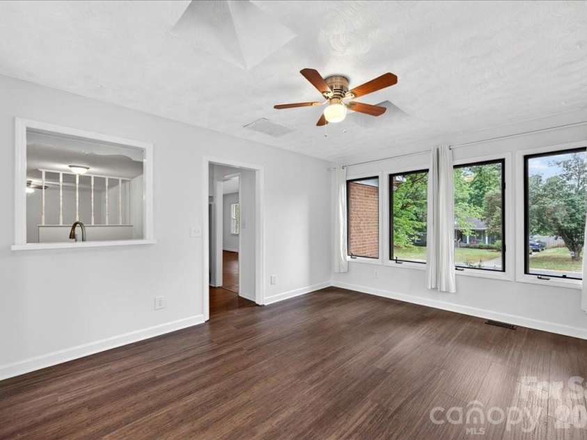 6219 Welford Road, Charlotte, NC 28211.  MLS# CAR4376961, YatesRealty ID 29693. 