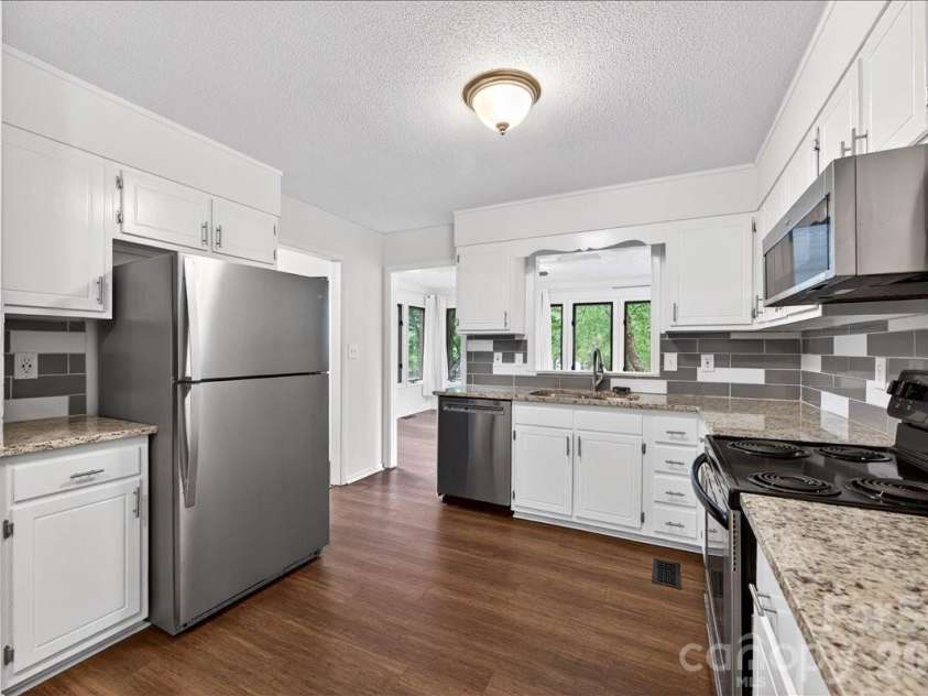 6219 Welford Road, Charlotte, NC 28211.  MLS# CAR4376961, YatesRealty ID 29693. 