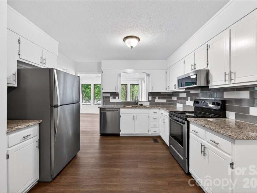 6219 Welford Road, Charlotte, NC 28211.  MLS# CAR4376961, YatesRealty ID 29693. 