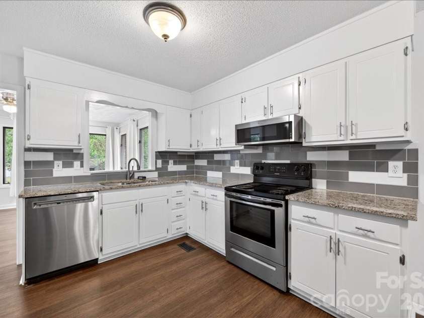 6219 Welford Road, Charlotte, NC 28211.  MLS# CAR4376961, YatesRealty ID 29693. 