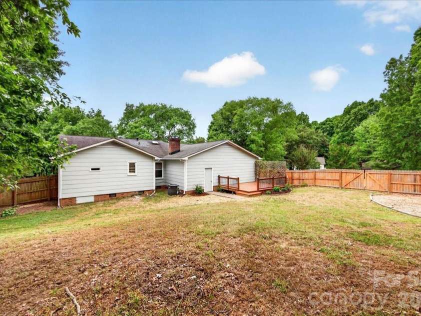 6219 Welford Road, Charlotte, NC 28211.  MLS# CAR4376961, YatesRealty ID 29693. 