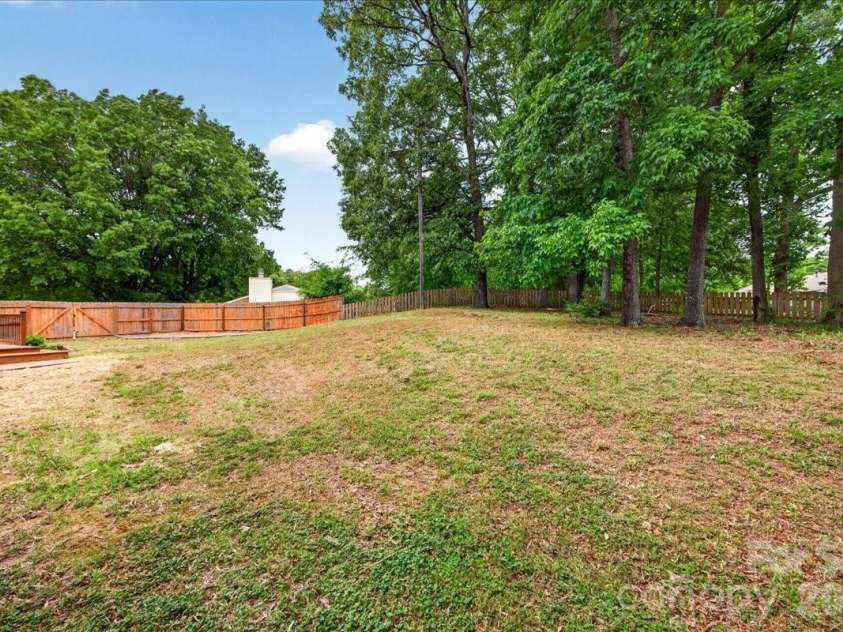 6219 Welford Road, Charlotte, NC 28211.  MLS# CAR4376961, YatesRealty ID 29693. 