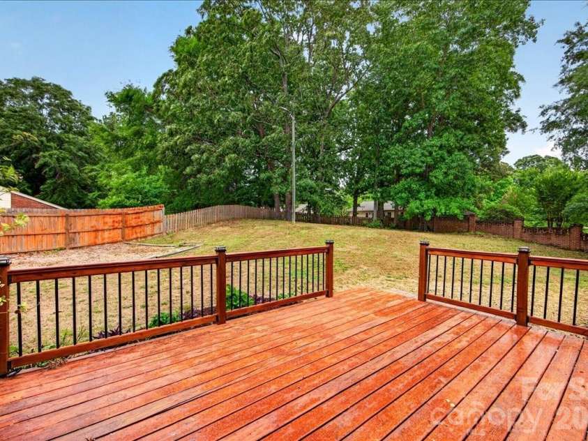 6219 Welford Road, Charlotte, NC 28211.  MLS# CAR4376961, YatesRealty ID 29693. 