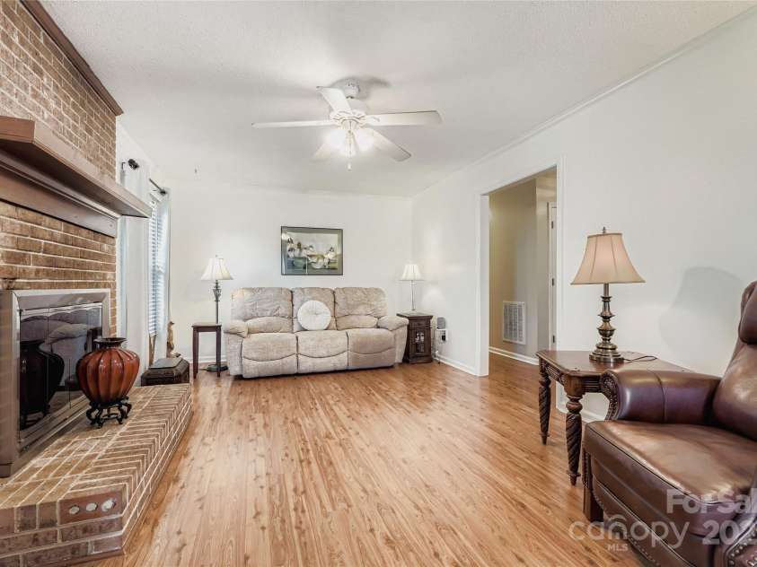 8606 Beechbrooke Road, Charlotte, NC 28227.  MLS# CAR4284928, YatesRealty ID 29698. 