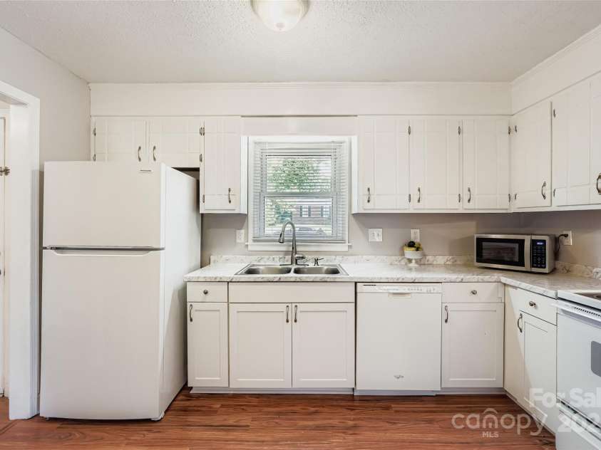 8606 Beechbrooke Road, Charlotte, NC 28227.  MLS# CAR4284928, YatesRealty ID 29698. 