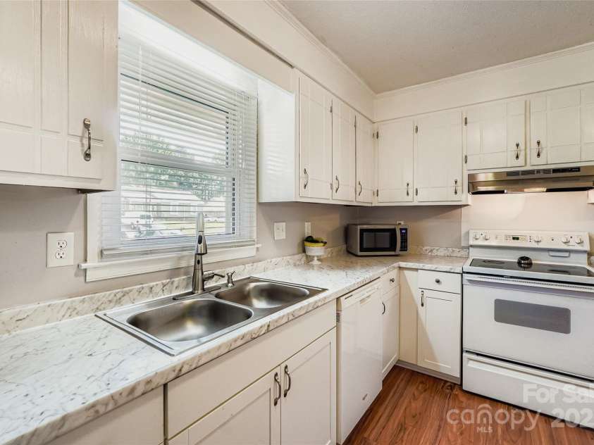 8606 Beechbrooke Road, Charlotte, NC 28227.  MLS# CAR4284928, YatesRealty ID 29698. 