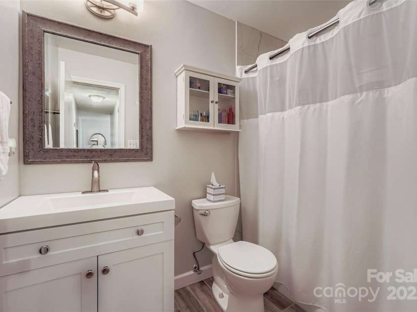 8606 Beechbrooke Road, Charlotte, NC 28227.  MLS# CAR4284928, YatesRealty ID 29698. 