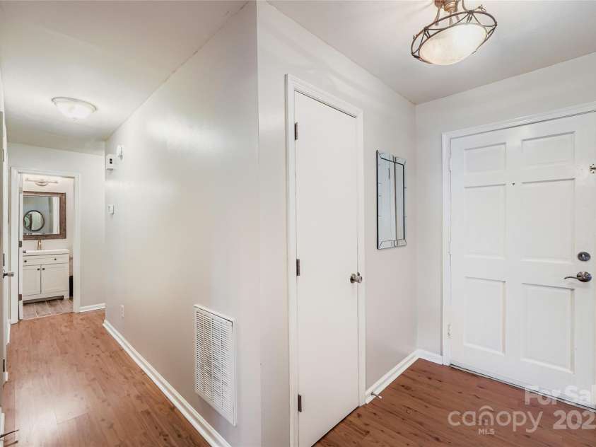 8606 Beechbrooke Road, Charlotte, NC 28227.  MLS# CAR4284928, YatesRealty ID 29698. 