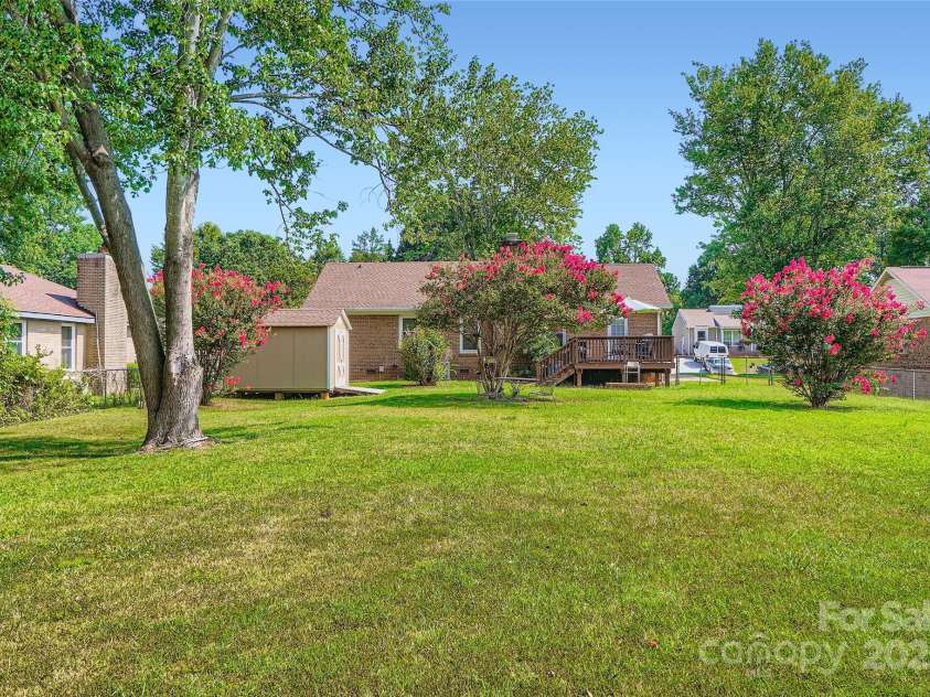 8606 Beechbrooke Road, Charlotte, NC 28227.  MLS# CAR4284928, YatesRealty ID 29698. 