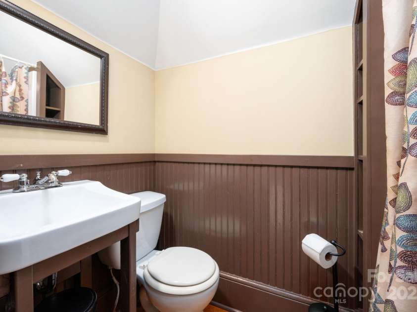 11 Cullowhee Street, Asheville, NC 28801.  MLS# CAR4307173, YatesRealty ID 297. Full Bath Upstairs with Walk-In Shower