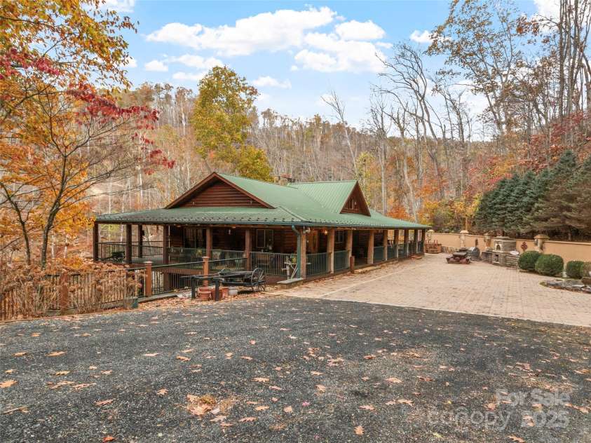 90 Rogers Creek Drive, Bakersville, NC 28705.  MLS# CAR4318662, YatesRealty ID 297. 