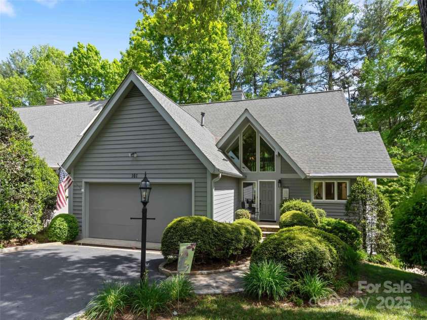 161 Winding Meadows Drive, Flat Rock, NC 28731.  MLS# CAR4256144, YatesRealty ID 2970. 