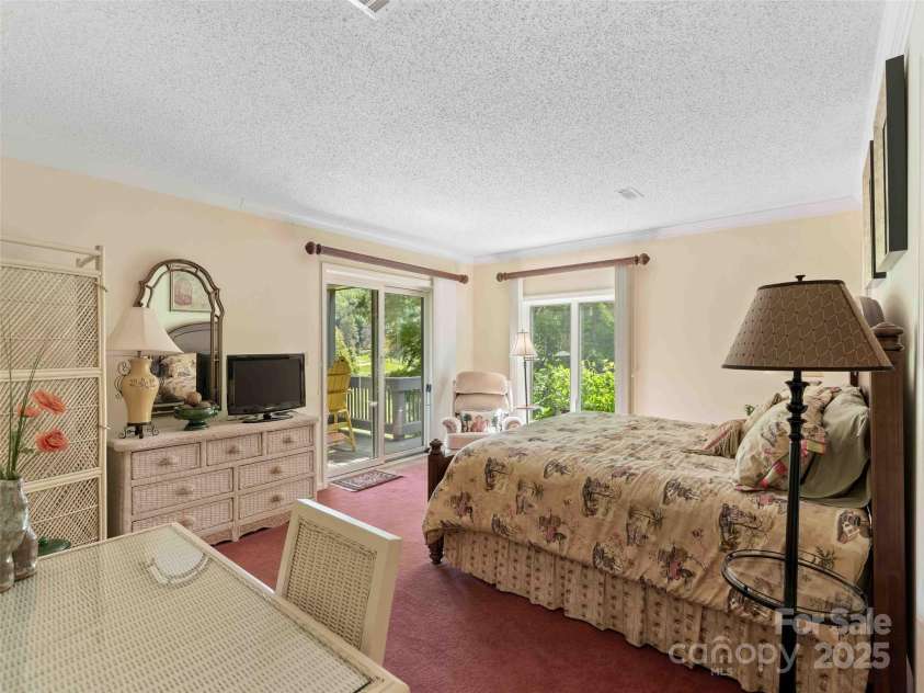 161 Winding Meadows Drive, Flat Rock, NC 28731.  MLS# CAR4256144, YatesRealty ID 2970. 