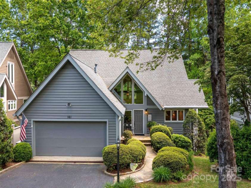 161 Winding Meadows Drive, Flat Rock, NC 28731.  MLS# CAR4256144, YatesRealty ID 2970. 