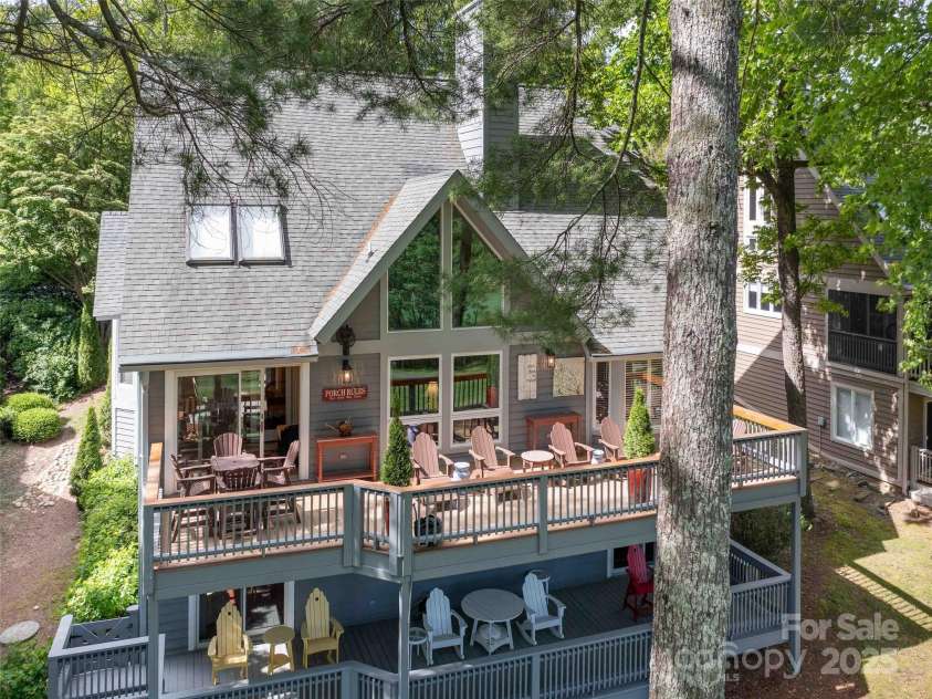 161 Winding Meadows Drive, Flat Rock, NC 28731.  MLS# CAR4256144, YatesRealty ID 2970. 