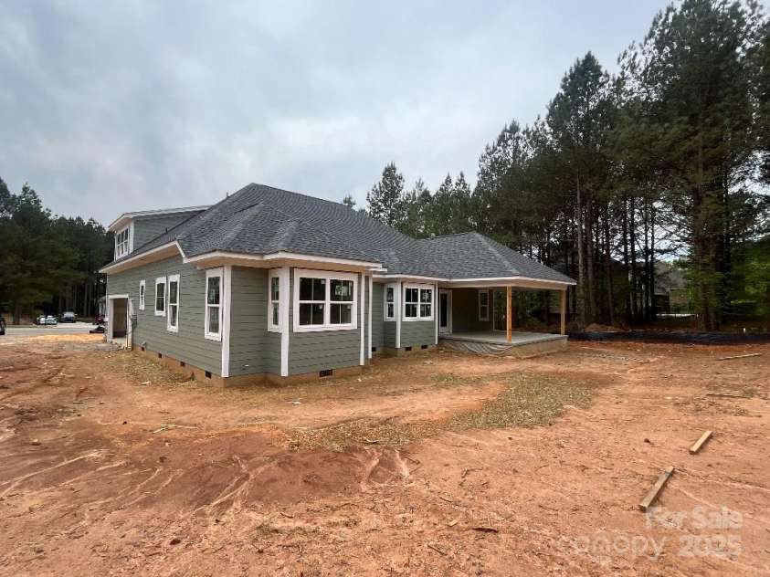 5947 Tipperary Drive, Denver, NC 28037.  MLS# CAR4239420, YatesRealty ID 2970. 