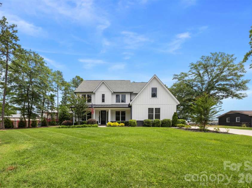 16709 Mckee Road, Charlotte, NC 28278.  MLS# CAR4388215, YatesRealty ID 29700. 
