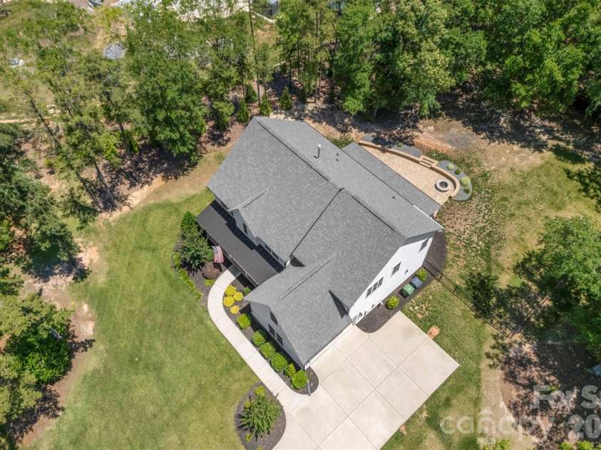 16709 Mckee Road, Charlotte, NC 28278.  MLS# CAR4388215, YatesRealty ID 29700. 