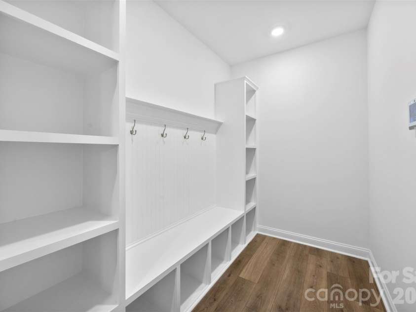 16709 Mckee Road, Charlotte, NC 28278.  MLS# CAR4388215, YatesRealty ID 29700. Drop Zone