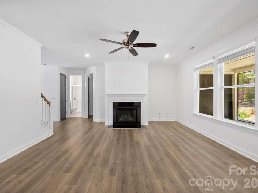 16709 Mckee Road, Charlotte, NC 28278.  MLS# CAR4388215, YatesRealty ID 29700. Living Room
