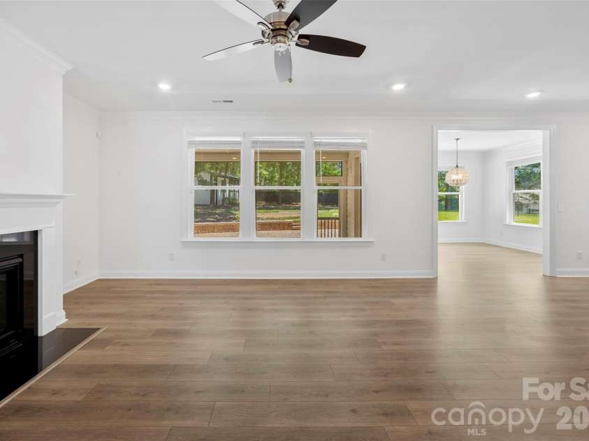 16709 Mckee Road, Charlotte, NC 28278.  MLS# CAR4388215, YatesRealty ID 29700. Living Room