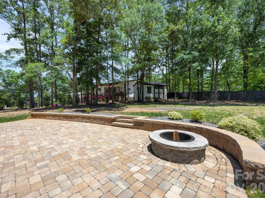16709 Mckee Road, Charlotte, NC 28278.  MLS# CAR4388215, YatesRealty ID 29700. Paver Patio w/Fire pit