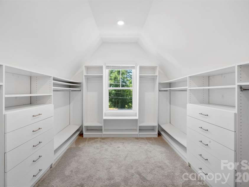 16709 Mckee Road, Charlotte, NC 28278.  MLS# CAR4388215, YatesRealty ID 29700. Primary Closet