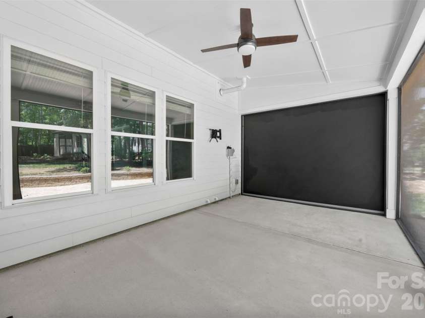 16709 Mckee Road, Charlotte, NC 28278.  MLS# CAR4388215, YatesRealty ID 29700. Screened Porch