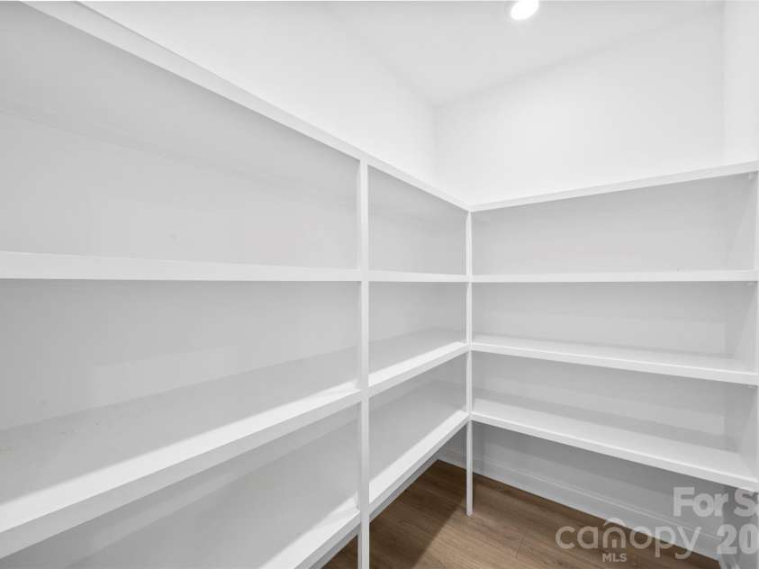 16709 Mckee Road, Charlotte, NC 28278.  MLS# CAR4388215, YatesRealty ID 29700. Walk-in Pantry