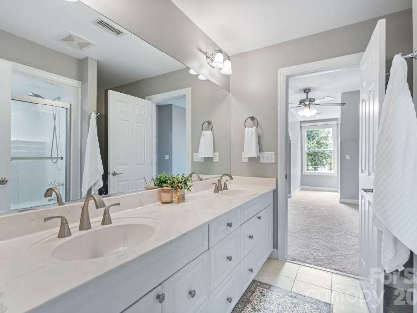 182 Broadview Circle, Mooresville, NC 28117.  MLS# CAR4352412, YatesRealty ID 29701. Dual vanity