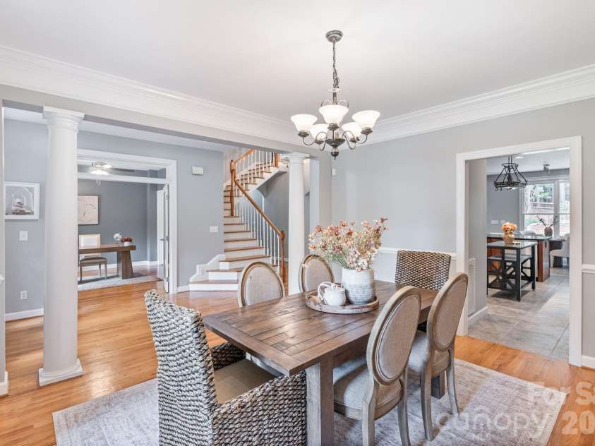 182 Broadview Circle, Mooresville, NC 28117.  MLS# CAR4352412, YatesRealty ID 29701. Easy access into the kitchen