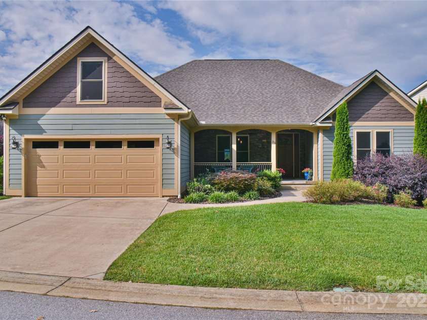35 Dreambird Drive, Leicester, NC 28748.  MLS# CAR4281795, YatesRealty ID 29701. 