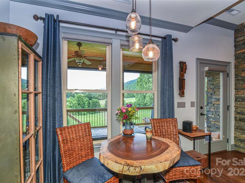 35 Dreambird Drive, Leicester, NC 28748.  MLS# CAR4281795, YatesRealty ID 29701. Breakfast Nook