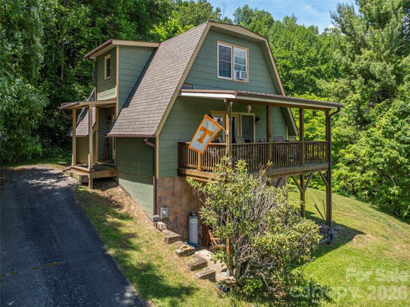 649 Acres View Drive, Waynesville, NC 28786.  MLS# CAR4385384, YatesRealty ID 29702. 