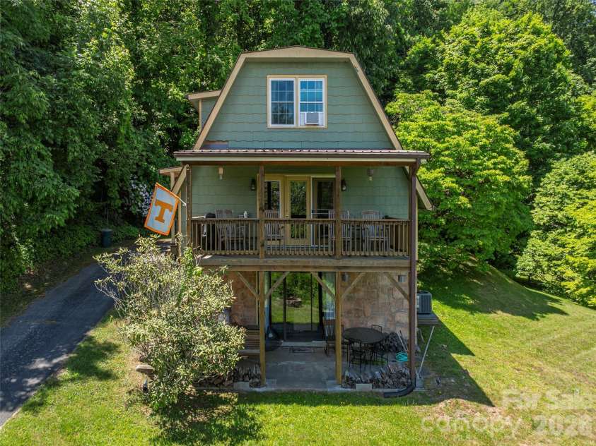 649 Acres View Drive, Waynesville, NC 28786.  MLS# CAR4385384, YatesRealty ID 29702. 