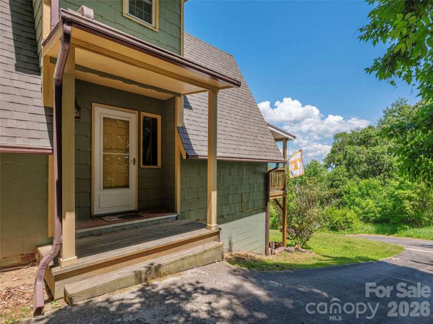 649 Acres View Drive, Waynesville, NC 28786.  MLS# CAR4385384, YatesRealty ID 29702. 