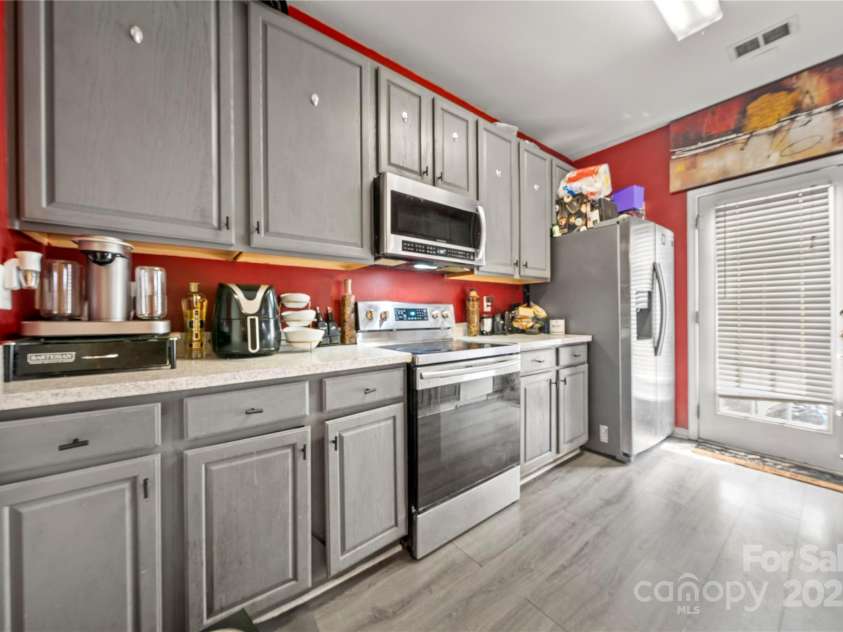 5310 Glenlea Walk Lane, Charlotte, NC 28216.  MLS# CAR4247340, YatesRealty ID 29703. 