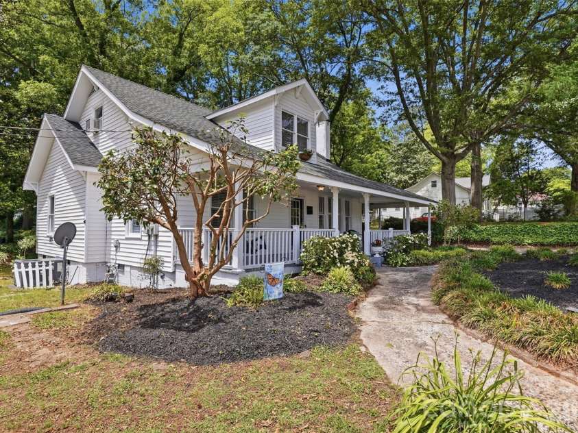 201 Smith Street, Clover, SC 29710.  MLS# CAR4381063, YatesRealty ID 29706. 