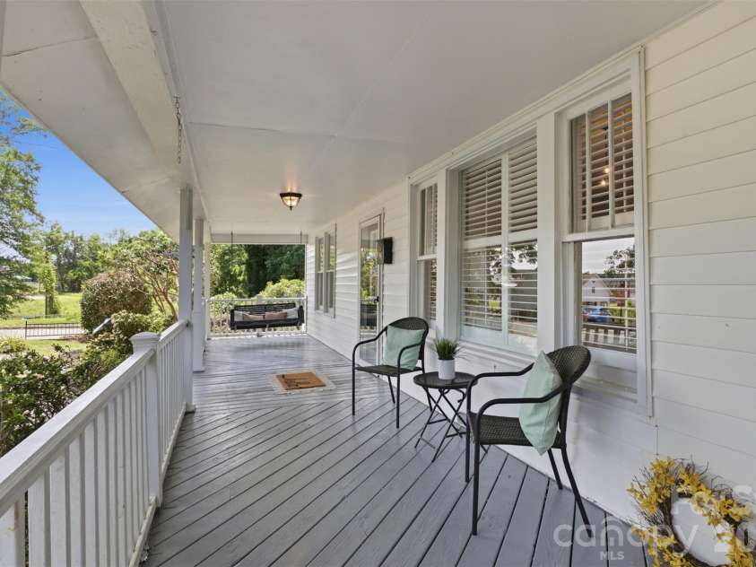 201 Smith Street, Clover, SC 29710.  MLS# CAR4381063, YatesRealty ID 29706. 