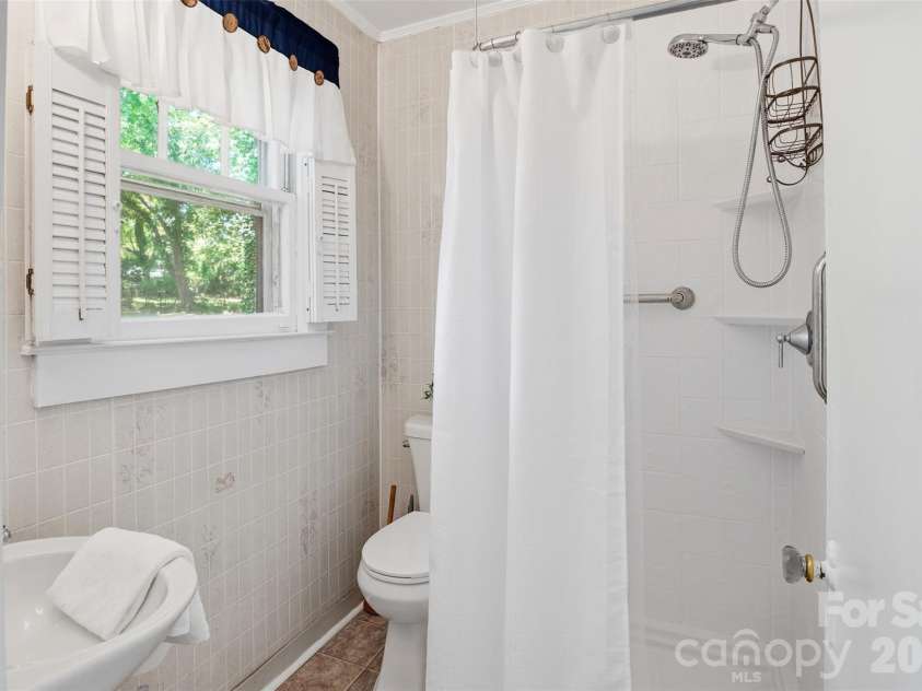 201 Smith Street, Clover, SC 29710.  MLS# CAR4381063, YatesRealty ID 29706. 