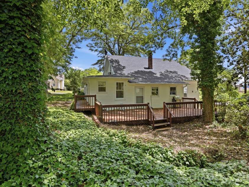 201 Smith Street, Clover, SC 29710.  MLS# CAR4381063, YatesRealty ID 29706. 