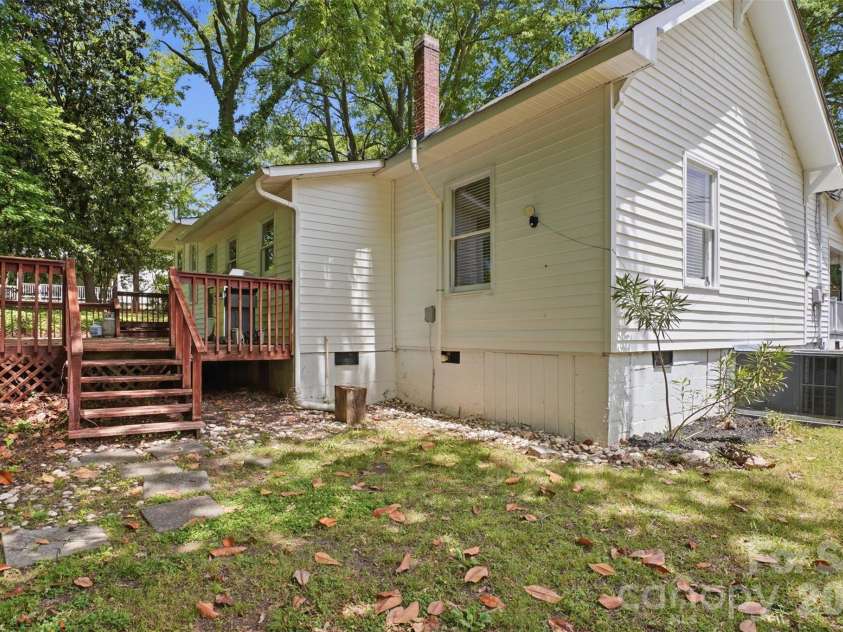201 Smith Street, Clover, SC 29710.  MLS# CAR4381063, YatesRealty ID 29706. 