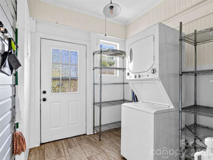125 Edwards Avenue, Swannanoa, NC 28778.  MLS# CAR4384227, YatesRealty ID 29707. 