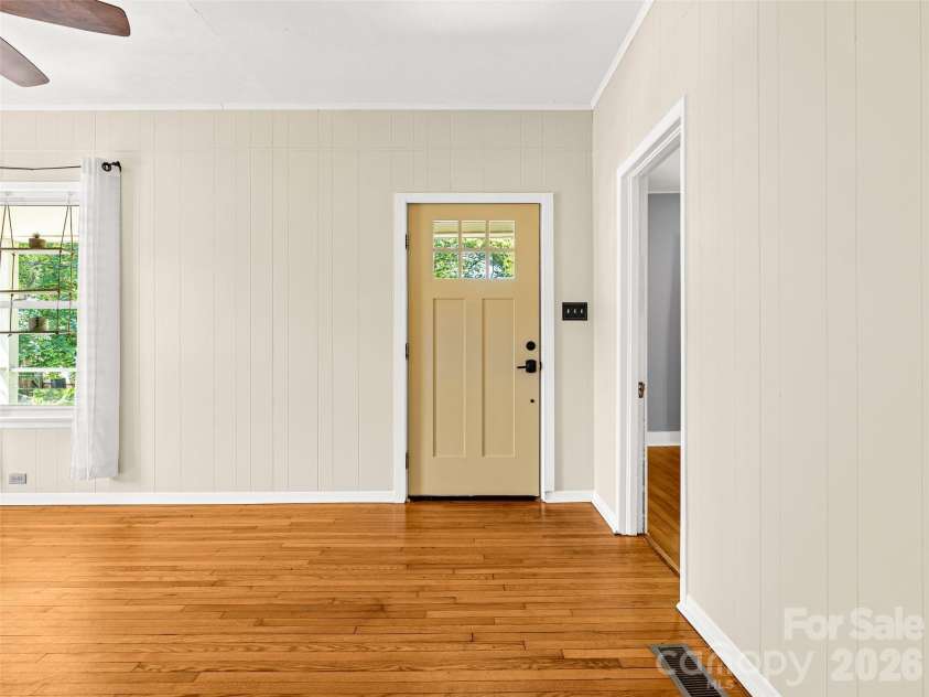 125 Edwards Avenue, Swannanoa, NC 28778.  MLS# CAR4384227, YatesRealty ID 29707. 