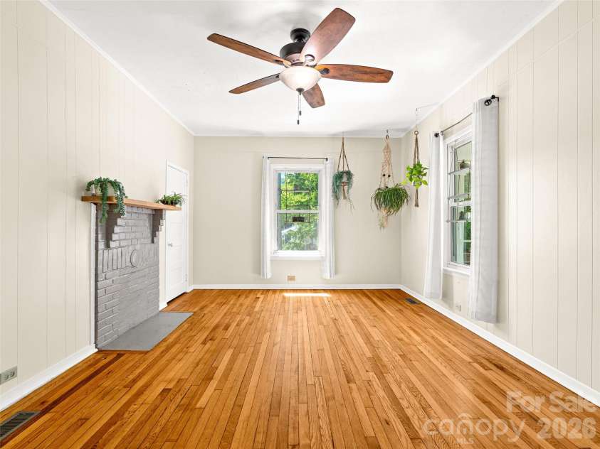 125 Edwards Avenue, Swannanoa, NC 28778.  MLS# CAR4384227, YatesRealty ID 29707. 