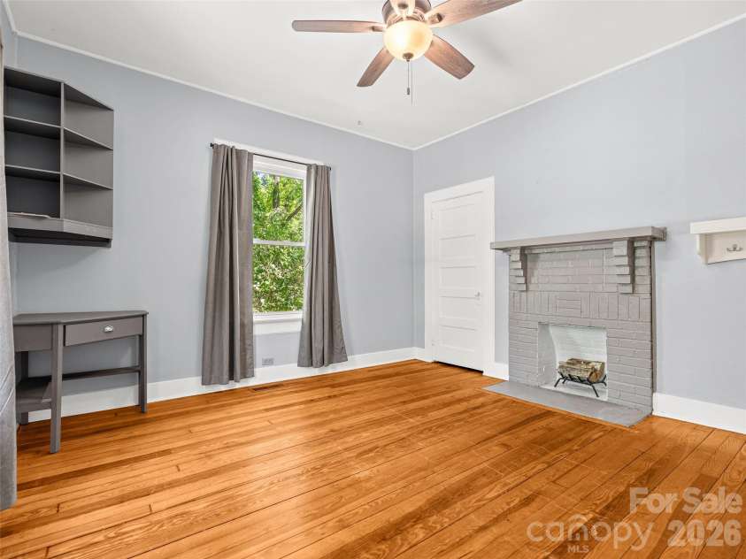 125 Edwards Avenue, Swannanoa, NC 28778.  MLS# CAR4384227, YatesRealty ID 29707. 