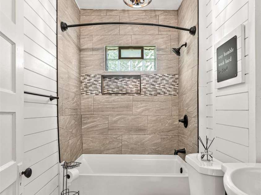 125 Edwards Avenue, Swannanoa, NC 28778.  MLS# CAR4384227, YatesRealty ID 29707. 