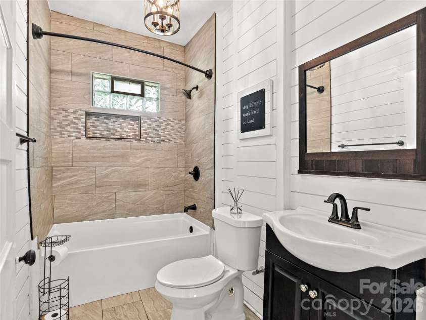 125 Edwards Avenue, Swannanoa, NC 28778.  MLS# CAR4384227, YatesRealty ID 29707. 
