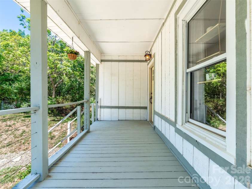 125 Edwards Avenue, Swannanoa, NC 28778.  MLS# CAR4384227, YatesRealty ID 29707. 